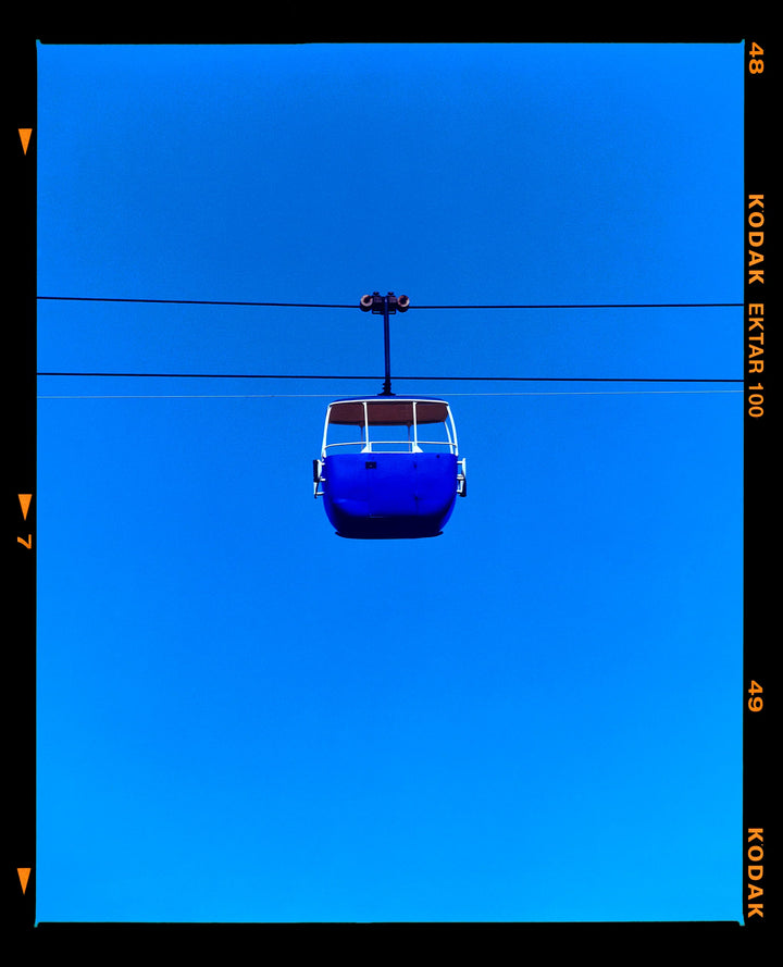 Summit Cable Car (Blue) by Richard Heeps